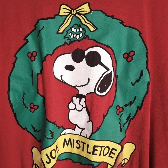 Vintage 70s Snoopy "Joe Mistletoe" Red Crew Neck Pullover Shirt Mens - Picture 3 of 7